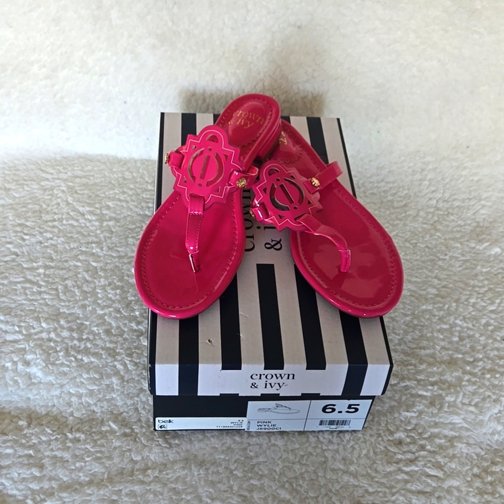 Crown & Ivy Pink Wylie Flats Sandals